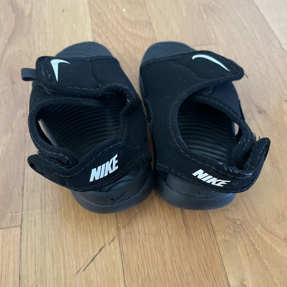 Nike Sunray Adjust Black and White Sandals - Picture 3 of 4